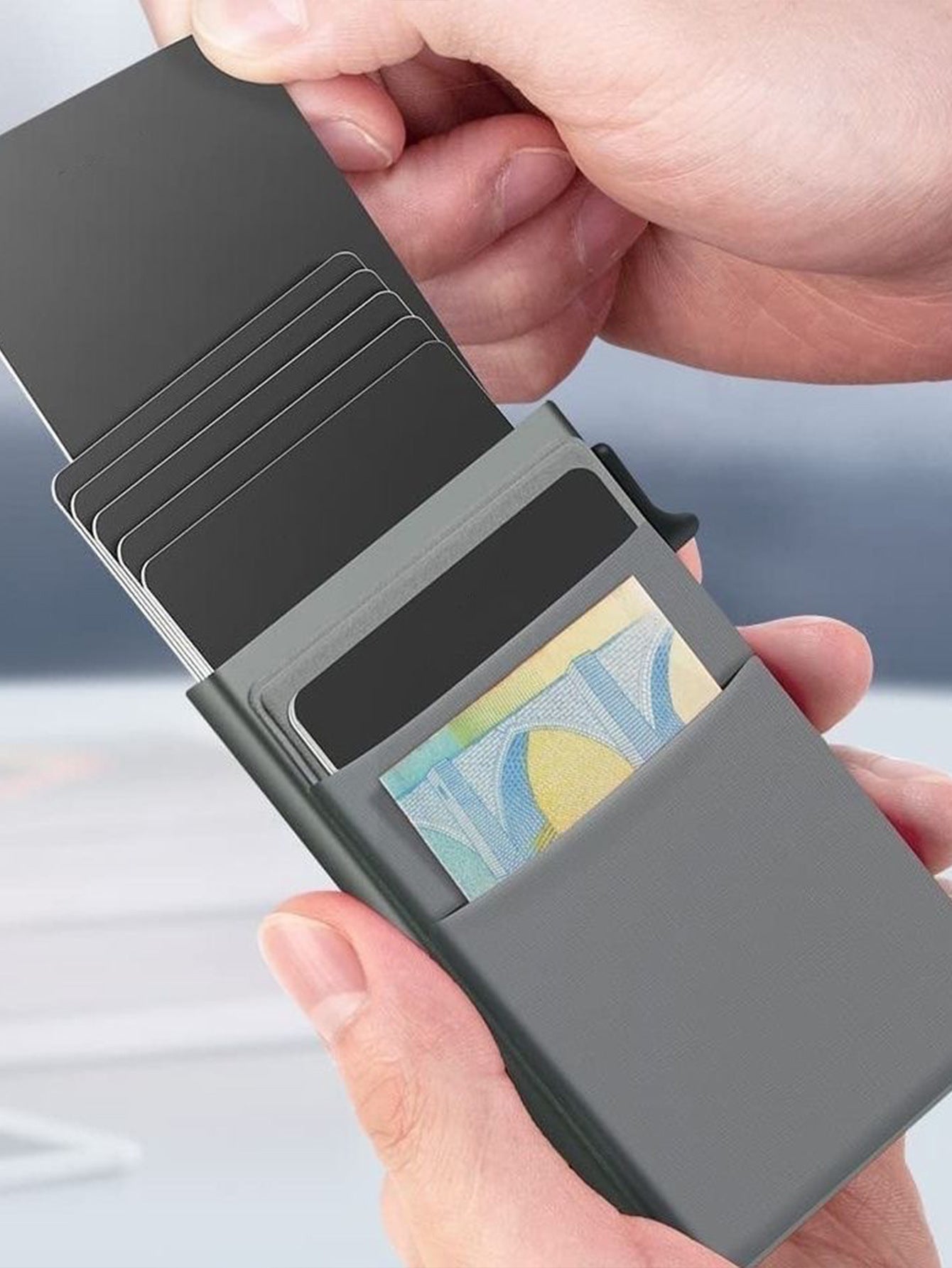 Slimme RFID Kaartenhouder - Compact, Veilig & Stijlvol